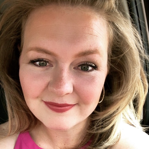 Meet your Posher, Lori - Picture 1 of 1